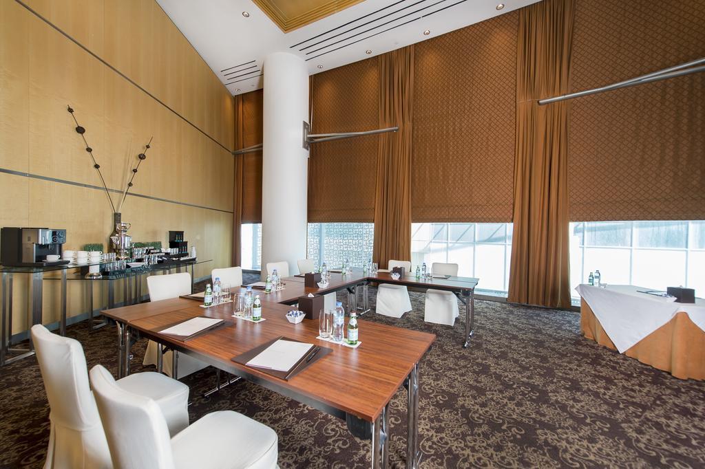 Burjuman Arjaan by Rotana - Dubai Aparthotel Bagian luar foto