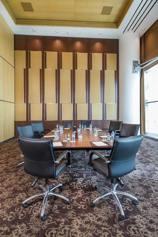 Burjuman Arjaan by Rotana - Dubai Aparthotel Bagian luar foto