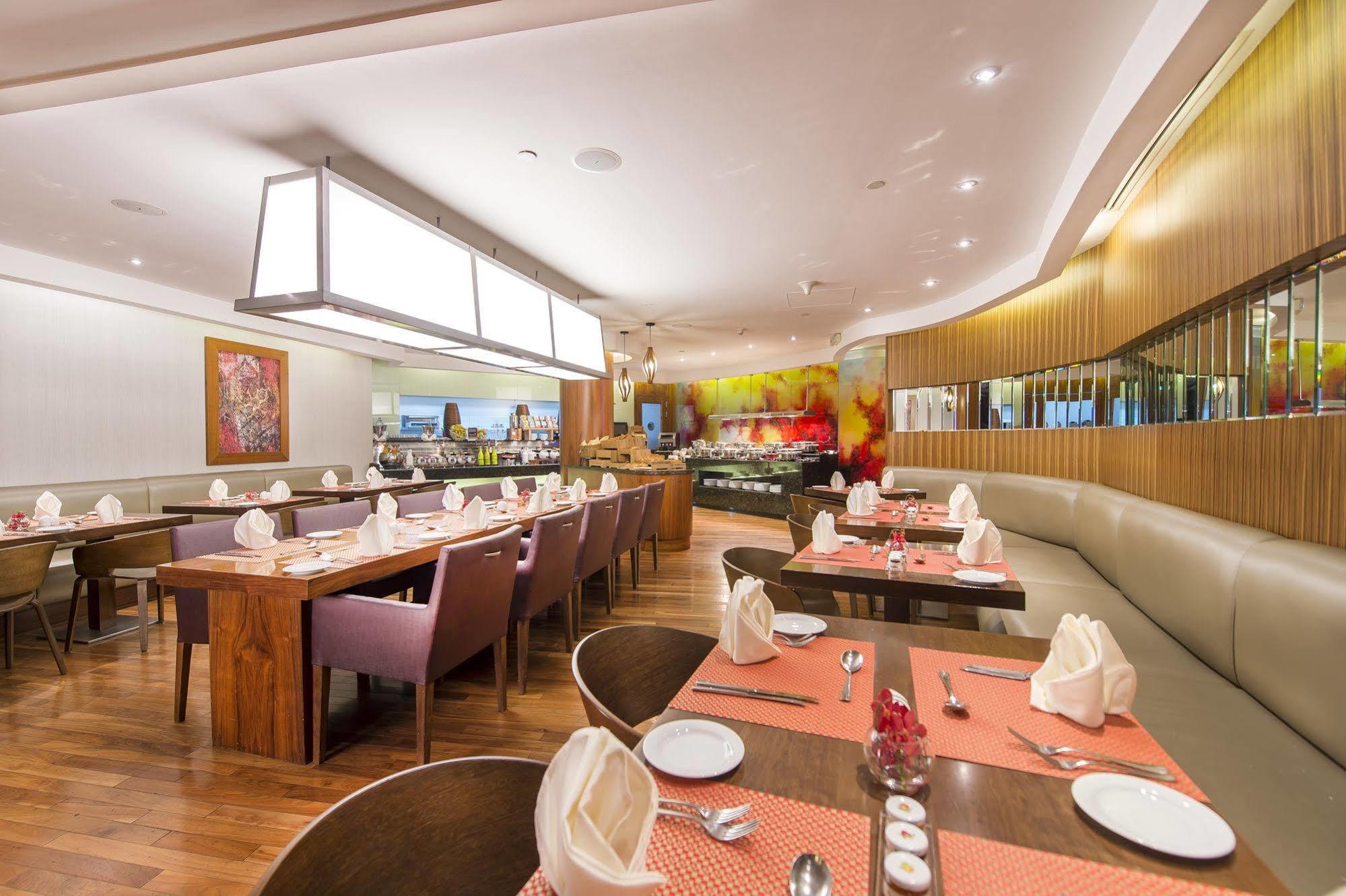 Burjuman Arjaan by Rotana - Dubai Aparthotel Bagian luar foto