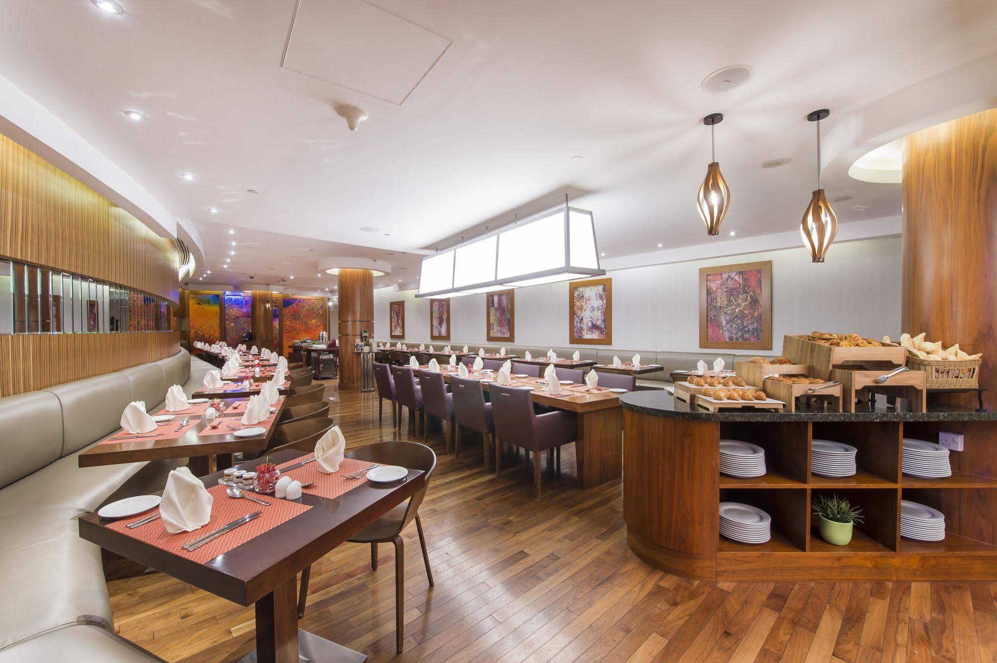 Burjuman Arjaan by Rotana - Dubai Aparthotel Bagian luar foto